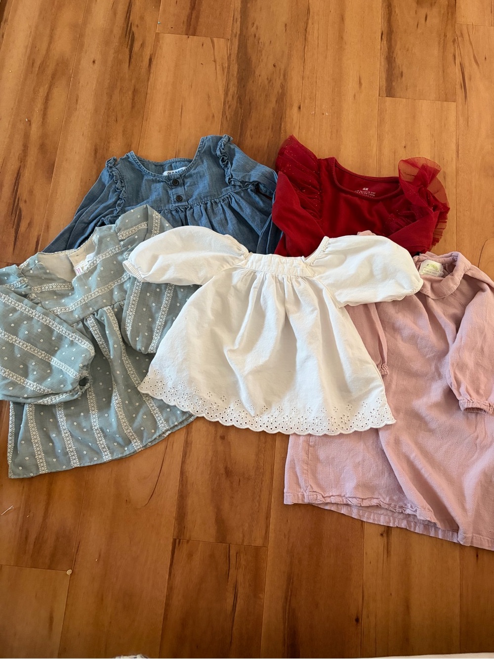 Toddler girl lot. GAP, H&M, Zara, Old Navy, and Flora & Dott. 3T/4T